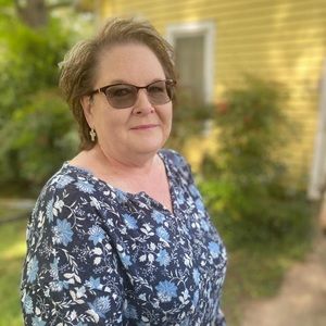 Meet your Posher, Denise